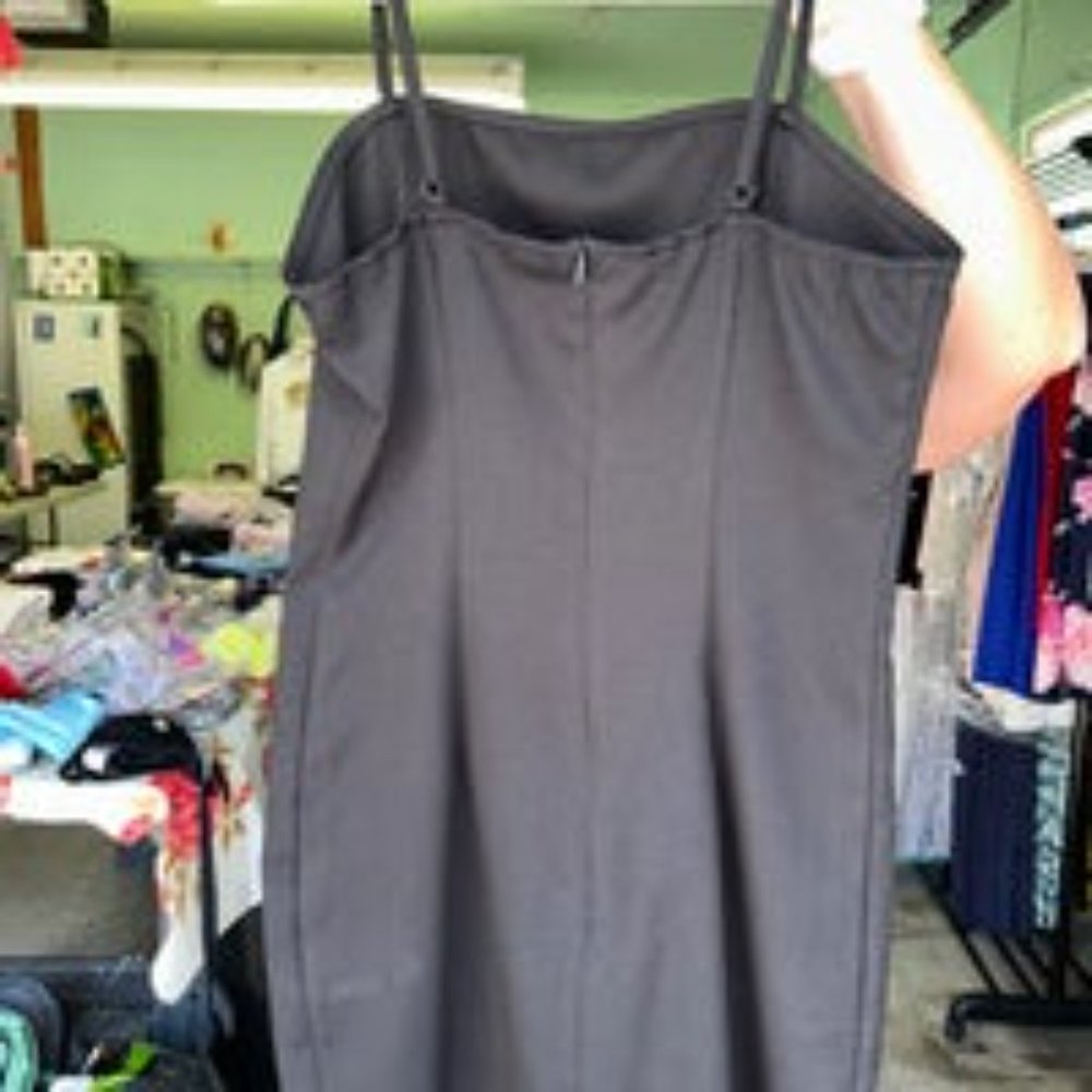 Dress - Picture 7 of 8